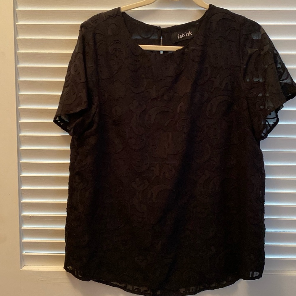 Fab’rik Black floral short sleeve blouse